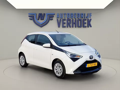 Toyota Aygo 1.0 VVT-i X-Play Navigatie - Camera - DAB - Airco