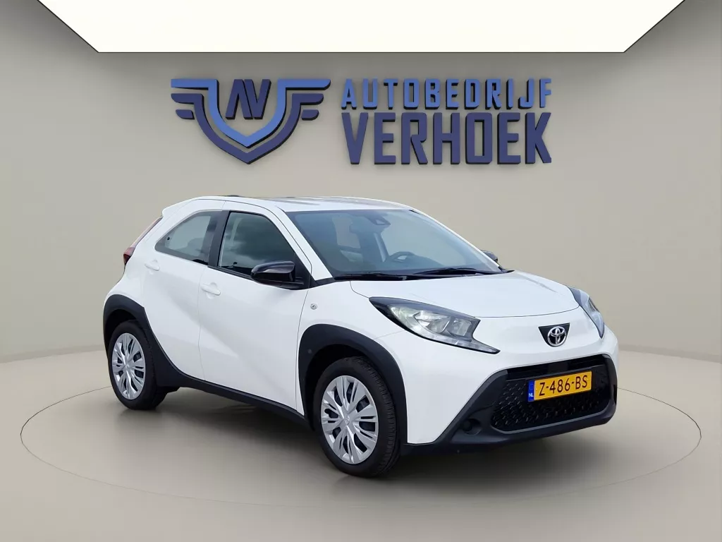 Toyota Aygo X 1.0 VVT-i MT Play NL Auto - Groot Scherm - Carplay