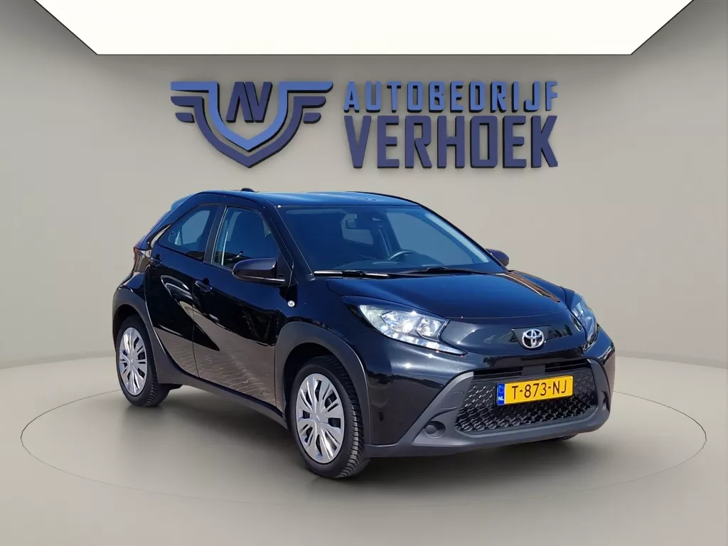 Toyota Aygo X 1.0 VVT-i MT Play NL Auto - All Season Banden - Carplay