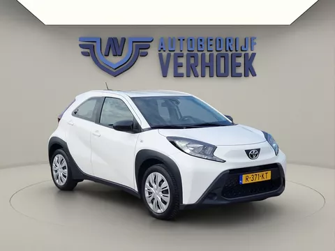 Toyota Aygo X 1.0 VVT-i MT Play NL Auto - All Season Banden - Carplay
