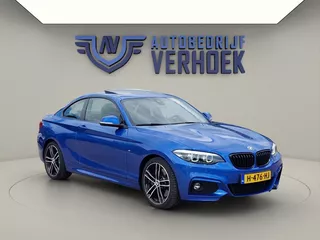 BMW 2 Serie Coup&eacute; 230i 252 PK! - NL Auto - 1e Eigenaar - Schuifdak