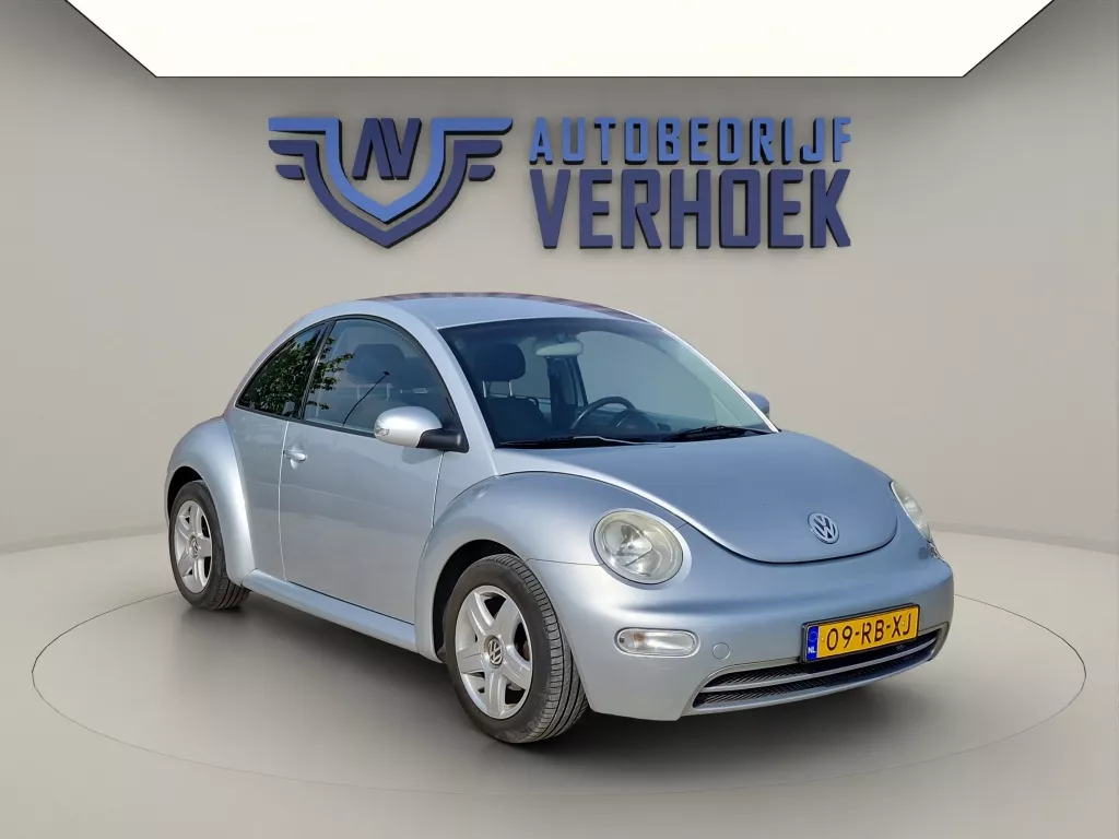 Volkswagen Beetle 1.6 Highline Airco - Cruise Control - NL Auto - Lage kmstand!